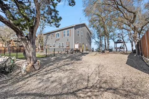 Exterior - 1307 Range Rd, China Spring, TX 76633 photo 5 of 7