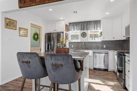 Kitchen - 1307 Range Rd, China Spring, TX 76633 photo 4 of 5