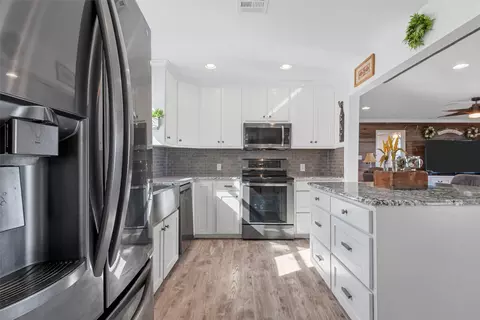 Kitchen - 1307 Range Rd, China Spring, TX 76633 photo 3 of 5