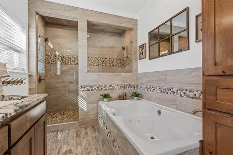 Bath - 1307 Range Rd, China Spring, TX 76633 photo 2 of 5