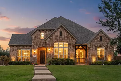 374 Redstone Dr, Sunnyvale, TX 75182