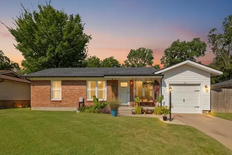 609 Norwood Dr, Hurst, TX 76053