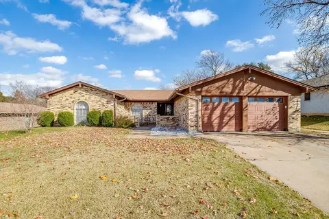 6805 Winifred Dr, Fort Worth, TX 76133