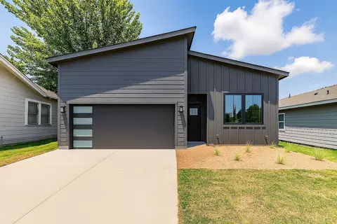 1402 Driess St, Fort Worth, TX 76104