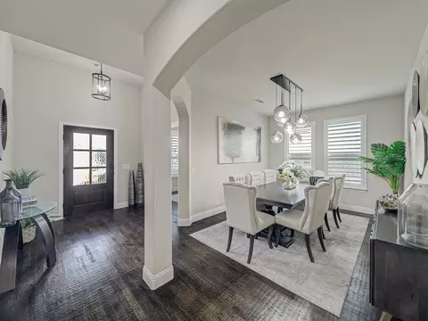 517 Thompson Dr, Van Alstyne, TX 75495