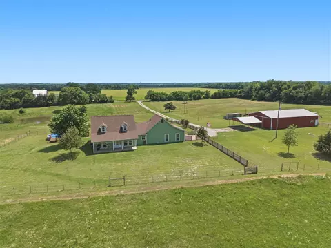 643 Cr 2992, Windom, TX 75492