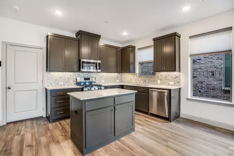 Kitchen - 421 Matchbox St, Argyle, TX 76226 photo 2 of 2