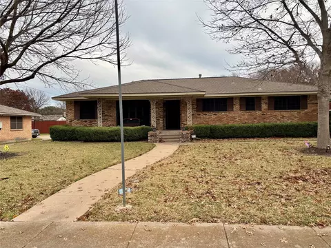816 Misty Glen Dr, Desoto, TX 75115