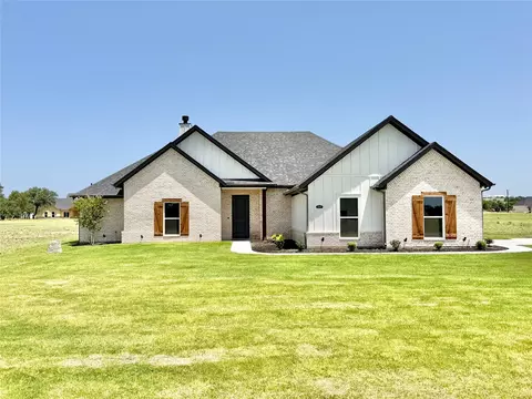 1013 Sabrina Ct, Weatherford, TX 76085