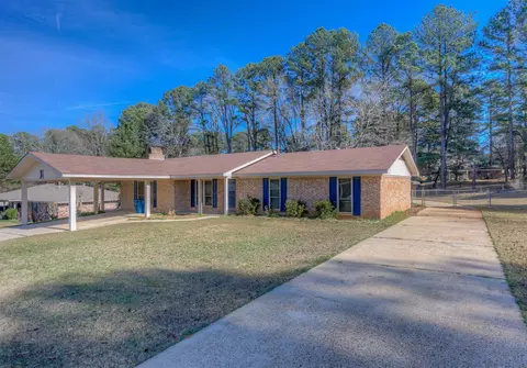 102 Maple St, Homer, LA 71040