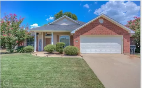 238 Avondale Ln, Bossier City, LA 71112