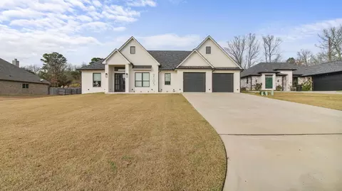 2105 Sophia Ln, Longview, TX 75601