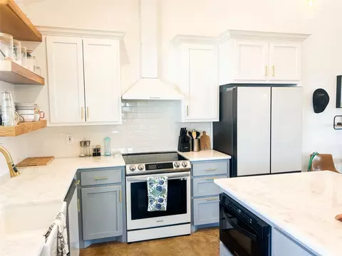 Kitchen - 925 Clear Spring Rd, Stephenville, TX 76401 photo 3 of 3