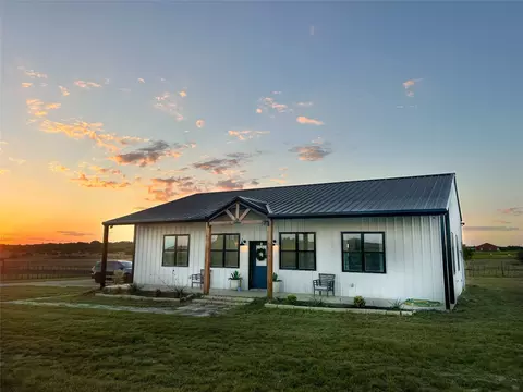 925 Clear Spring Rd, Stephenville, TX 76401