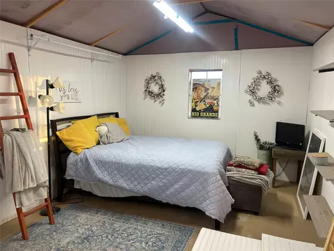Bedroom - 925 Clear Spring Rd, Stephenville, TX 76401 photo 4 of 4