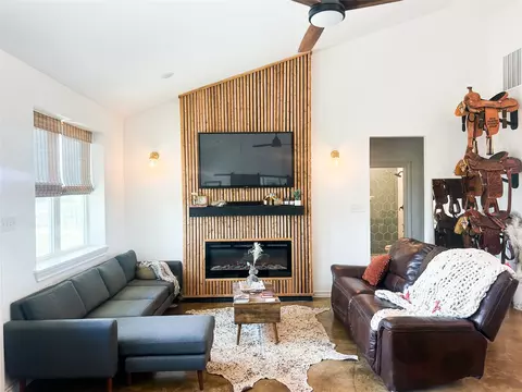 Living - 925 Clear Spring Rd, Stephenville, TX 76401 photo 1 of 1