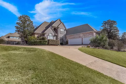 1069 Waters Edge Cir, Shreveport, LA 71106