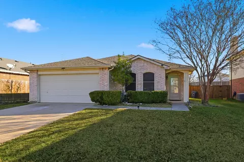 8405 Seven Oaks Ln, Denton, TX 76210