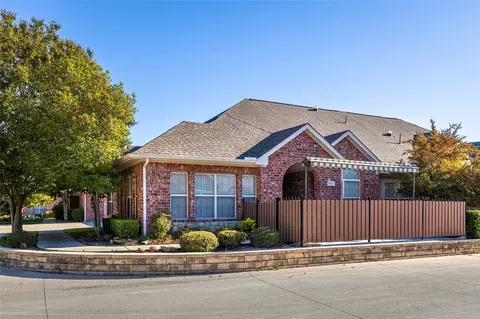 3200 Rosemeade Dr #813, Fort Worth, TX 76116