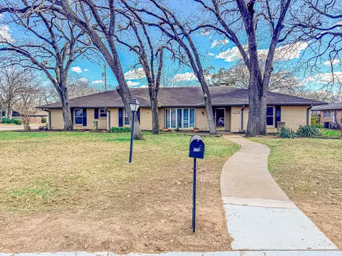 2213 Dartmouth Ln, Corsicana, TX 75110
