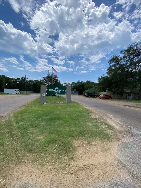 136 Buffalo Springs Rd, Mabank, TX 75156