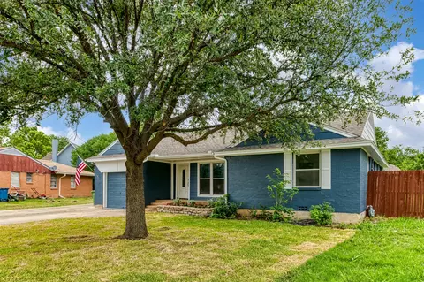 1413 Hill St, Grapevine, TX 76051