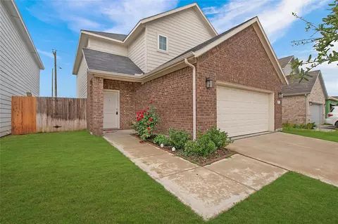 2224 Diamond Dr, Grand Prairie, TX 75051