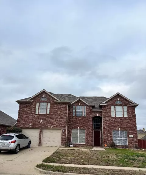5221 Begonia Ct, Fort Worth, TX 76244