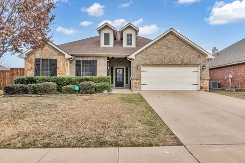 480 Commonwealth Dr, Saginaw, TX 76179