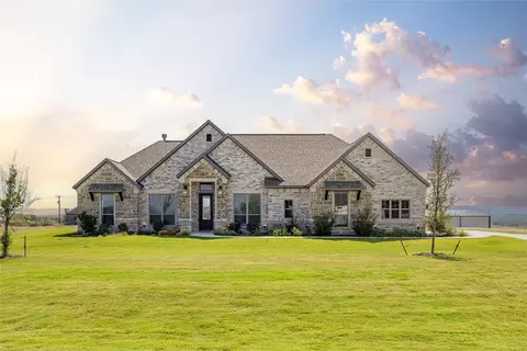 209 Oak Meadow Ln, Weatherford, TX 76085