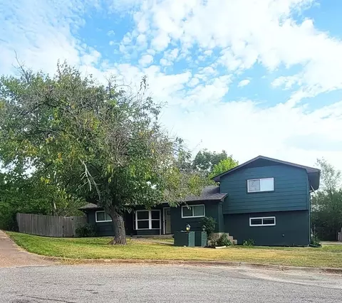 1207 Northwood Dr, Commerce, TX 75428