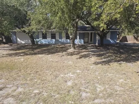 217 Griffith Dr, Rockport, TX 78382