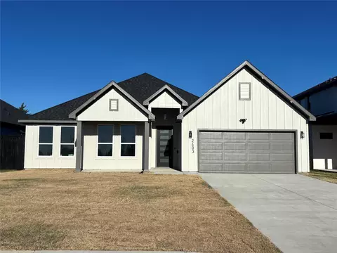 2403 Gooch St, Dallas, TX 75241