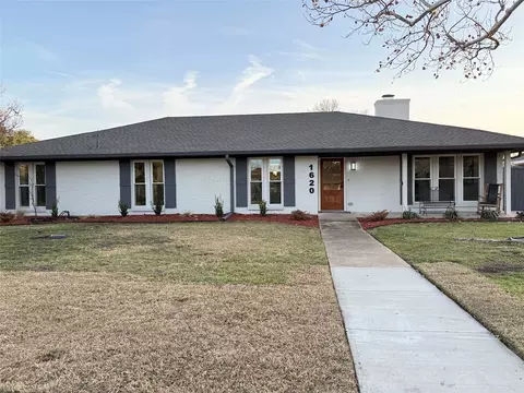 1620 Valleycrest Ln, Carrollton, TX 75006