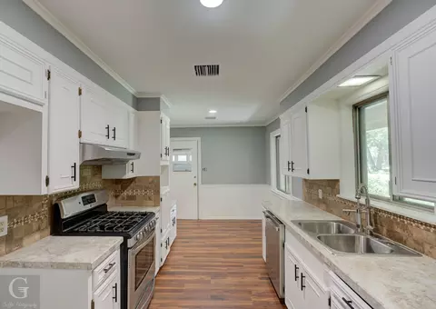 237 Pierremont Rd, Shreveport, LA 71105