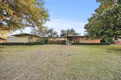 5121 Meadowbrook Dr, Greenville, TX 75402