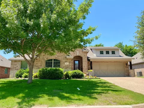 113 Chateau Dr, Aledo, TX 76008