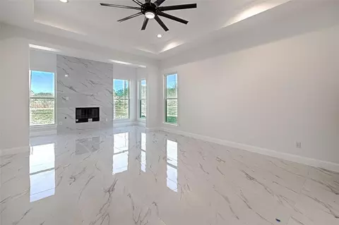 Living - 3611 Jacks Loop, Midlothian, TX 76065 photo 3 of 5
