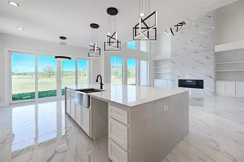 Kitchen - 3611 Jacks Loop, Midlothian, TX 76065 photo 3 of 3