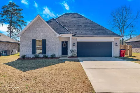 1121 Bayou Bay Ct, Frierson, LA 71027