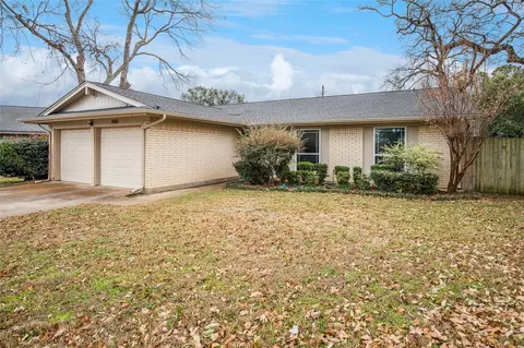 1600 Celeste Ct, Arlington, TX 76012