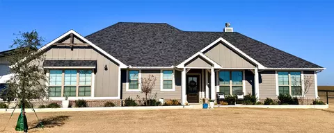 3912 Sanger Meadow Dr, Sanger, TX 76266