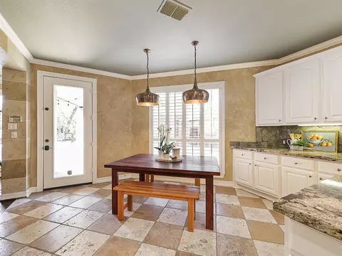 Kitchen - 723 Bent Tree Ct, Coppell, TX 75019 photo 3 of 4