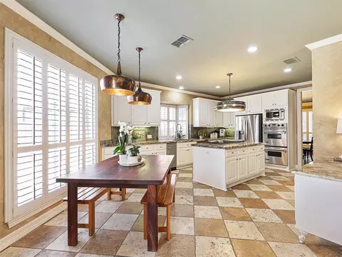 Kitchen - 723 Bent Tree Ct, Coppell, TX 75019 photo 4 of 4