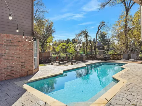 Exterior - 723 Bent Tree Ct, Coppell, TX 75019 photo 3 of 6