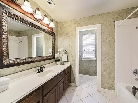 Bath - 723 Bent Tree Ct, Coppell, TX 75019 photo 6 of 6