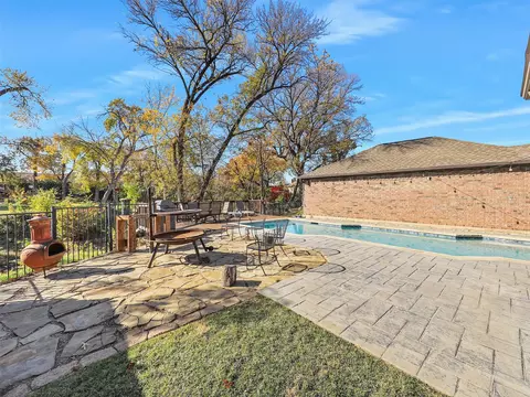 Exterior - 723 Bent Tree Ct, Coppell, TX 75019 photo 4 of 6