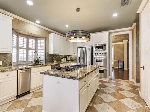 Kitchen - 723 Bent Tree Ct, Coppell, TX 75019 photo 2 of 4