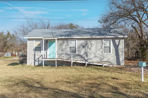 333 W Juarez Ave, De Leon, TX 76444