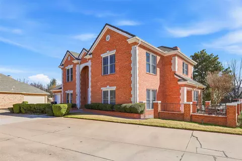 5949 River Bend Dr, Benbrook, TX 76132